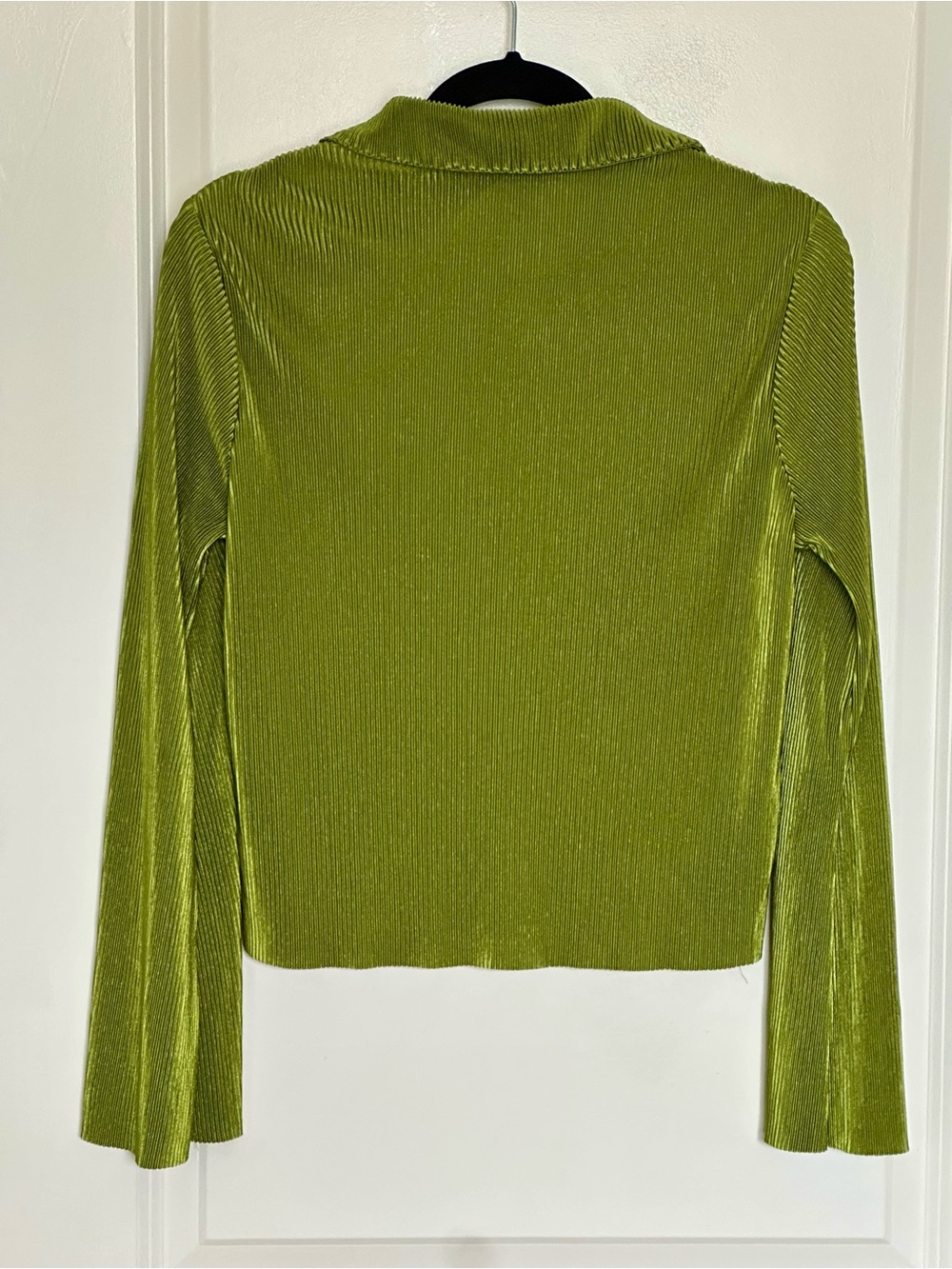 Olive Green Ribbed Button-Front Collared Shirt - Picture 2 of 6